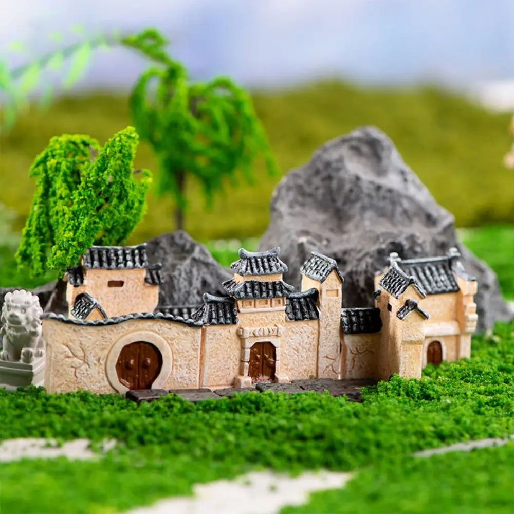 miniature maison traditionnelle résine pierre tuiles noires porte fenêtre décoration