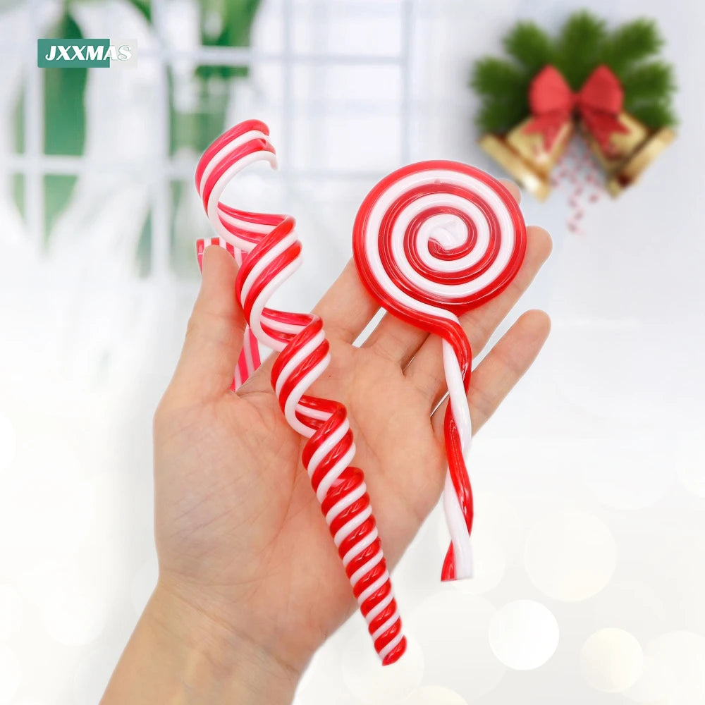 Pendentif canne de Noël rouge et blanc vue rapprochée