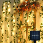 guirlande lumineuse solaire feuilles vertes lumières blanches moderne adhésif panneau solaire décoration extérieure noël