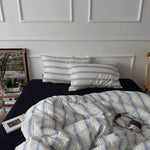 linge lit coton rayures horizontales drap housse taies oreillers moderne blanc bleu gris maison