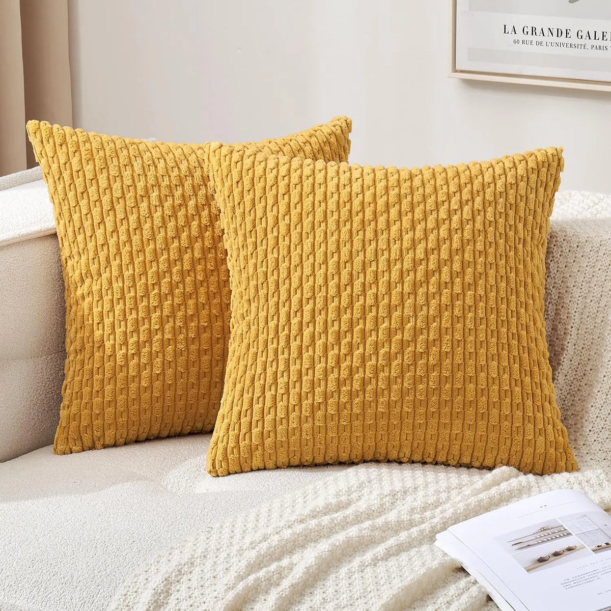 coussin carré orange texture tissée moderne garnissage blanc canapé salon décoration maison