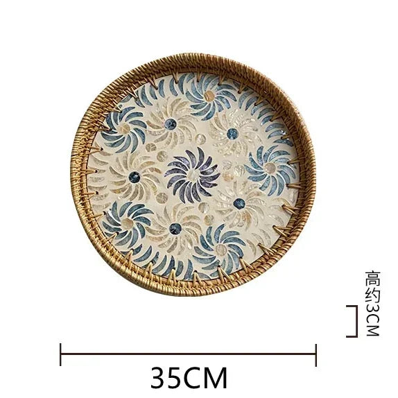 plateau rond rotin coquillages feuilles naturelles décoration boho assiette fruits pain petit déjeuner