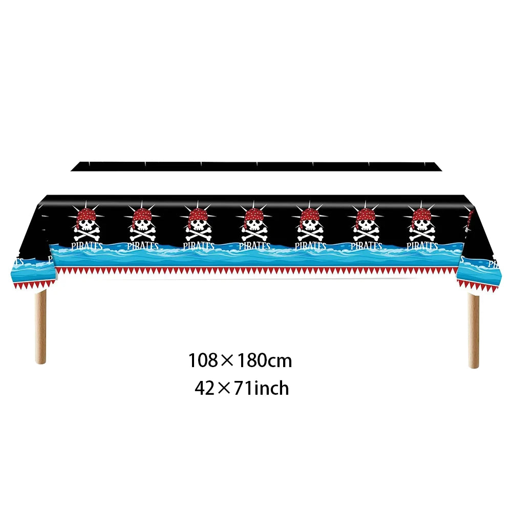 nappe pirate anniversaire crânes sabres chapeaux ancre decoration table noire rouge blanche dorée