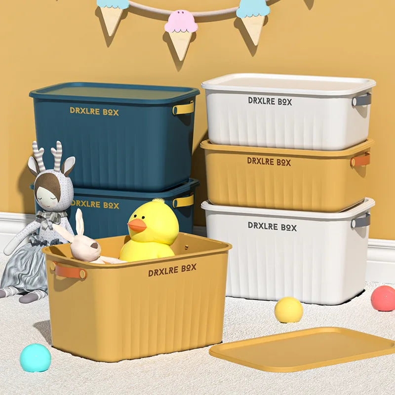 Boîte de rangement nordique avec couvercle en plastique blanc