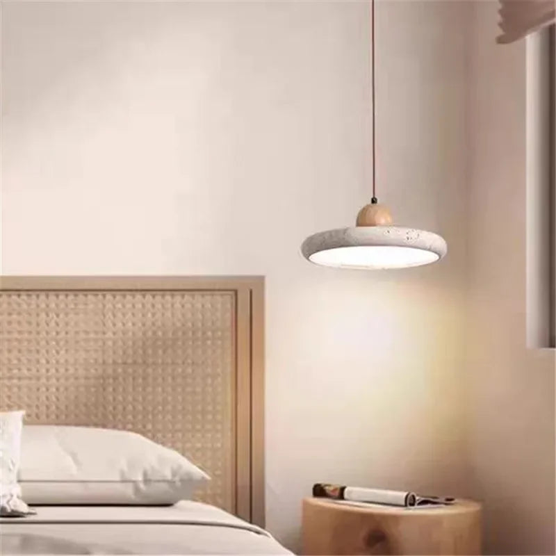 suspension lumineuse moderne gris bois diffuseur béton neutre 4000K blanc cordon suspendu minimaliste Pierre.texture