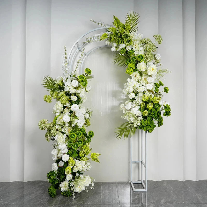 décoration florale arche vert roses hortensias delphiniums mariage romantique extérieur événement festive
