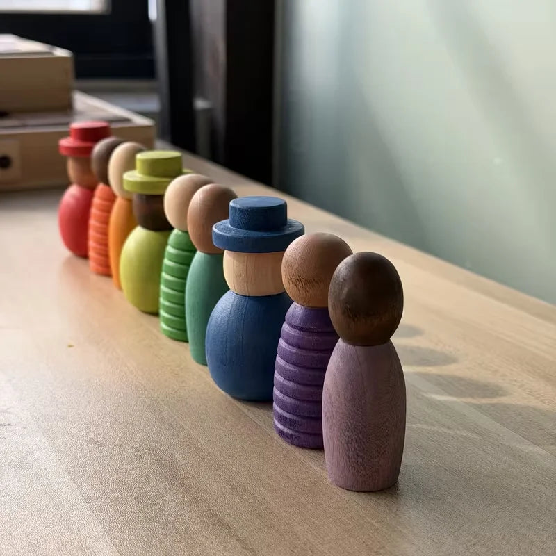 figurines bois peintes arc ciel enfantin ludique rouge marron orange vert bleu violet rose