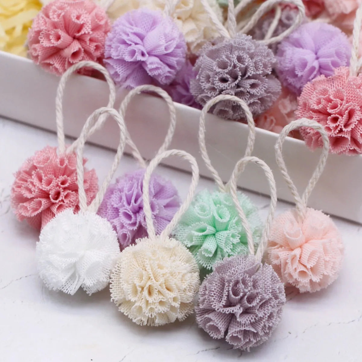 pompom bain serviettes moderne doux blanc rose vert violet jaune dentelé pratique chambre