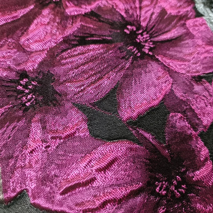 tissu polyester jacinthe fleurs stylisées résistance intempéries largeur 155cm couleurs bleu noir opacité