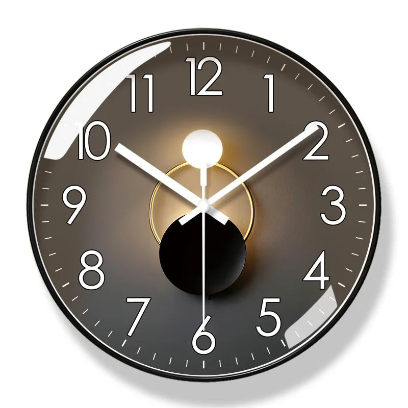 horloge murale moderne cadre doré motif planètes luxe silencieuse décoration salon intérieur gris