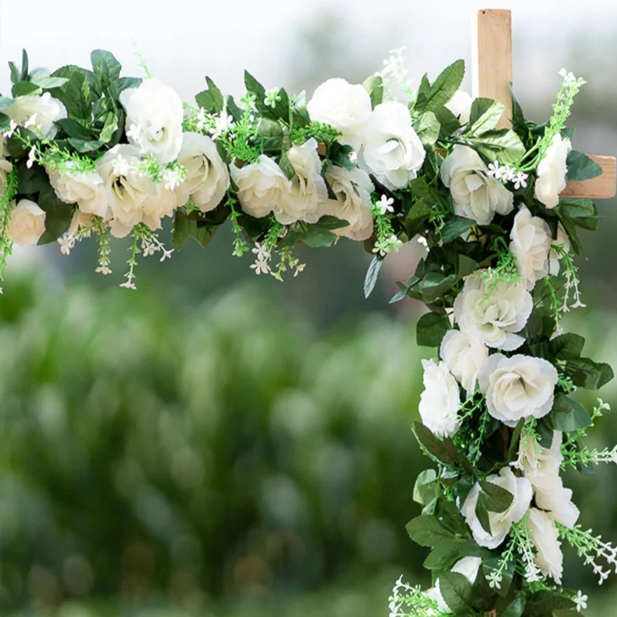 guirlande décorative fleurs roses blanches vertes intérieur mariage champêtre