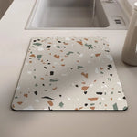 tapis séchage vaisselle gris effet terrazzo absorbant antidérapant cuisine évier moderne