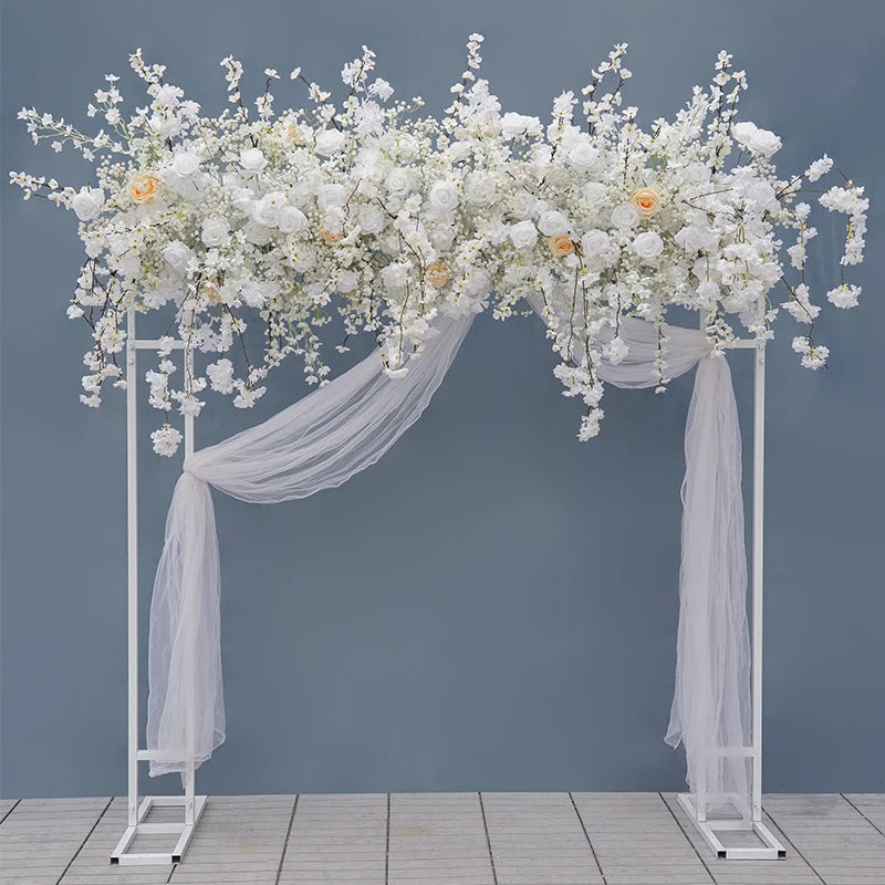arche décorative mariage fleurs artificielles roses blanches classique romantiqueextérieur usage décoration maison