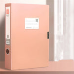classeur violet moderne contenant papier calculatrice documents transparents organiser respectueux environnement