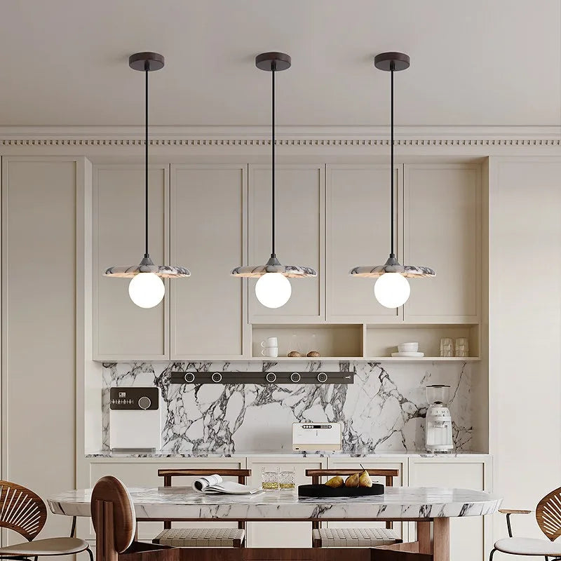 suspension lumineuse globe marbre moderne ampoule support bois salon chambre restaurant