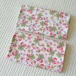 tissu coton imprimé fraises fleurs rouge vert blanc floral 160cm confection draps nappes rideaux