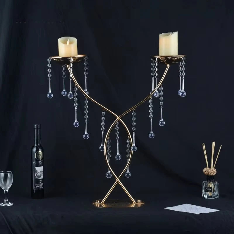 chandelier métal or bougies blanches décor mariage festif élégant table centro