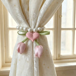 accessoire fenêtre décoration tulipes ruban blanc vert jaune rose violet bleu rouge décoratif