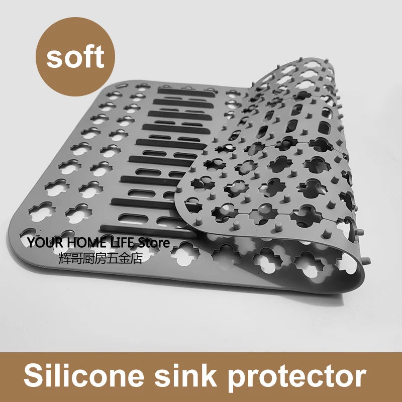 protège sink silicone perforé moderne gris vert assiettes bols cuillères spatules casserole utilitaire cuisine