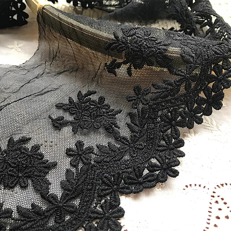 dentelle brodée fleurs polyester coton rouge noir blanche ajourée écologique soluble eau