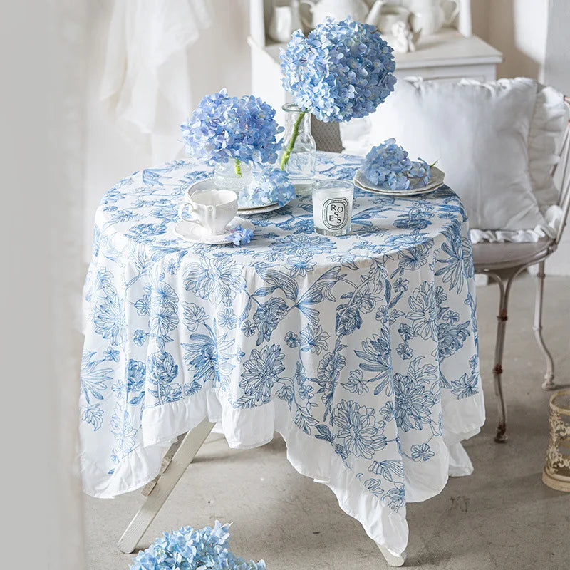 nappe table fleurs stylisées blanc bleu classique romantique réutilisable thème fêtes années pastorale