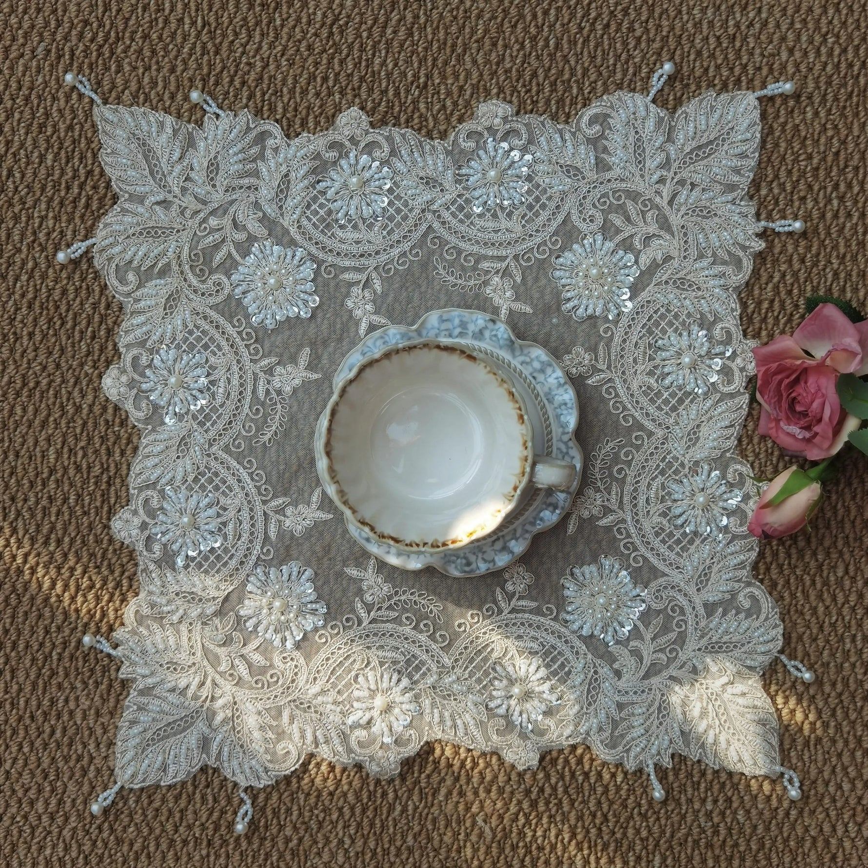 Dessous de verre décoratif beige avec perles