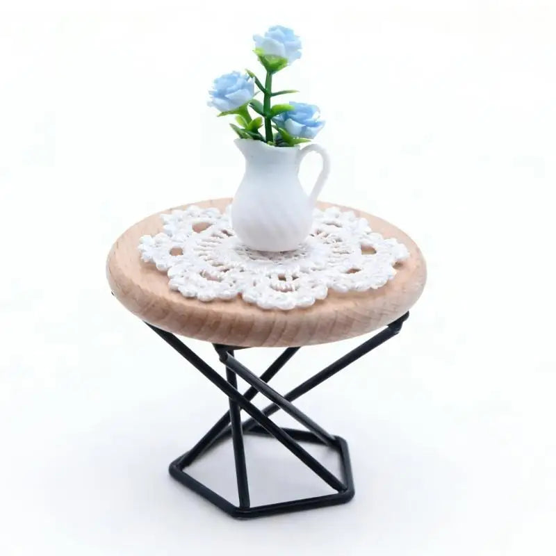 miniature table ronde tapis blanc vase fleurs décoration maison poupée moderne éléments bois naturel
