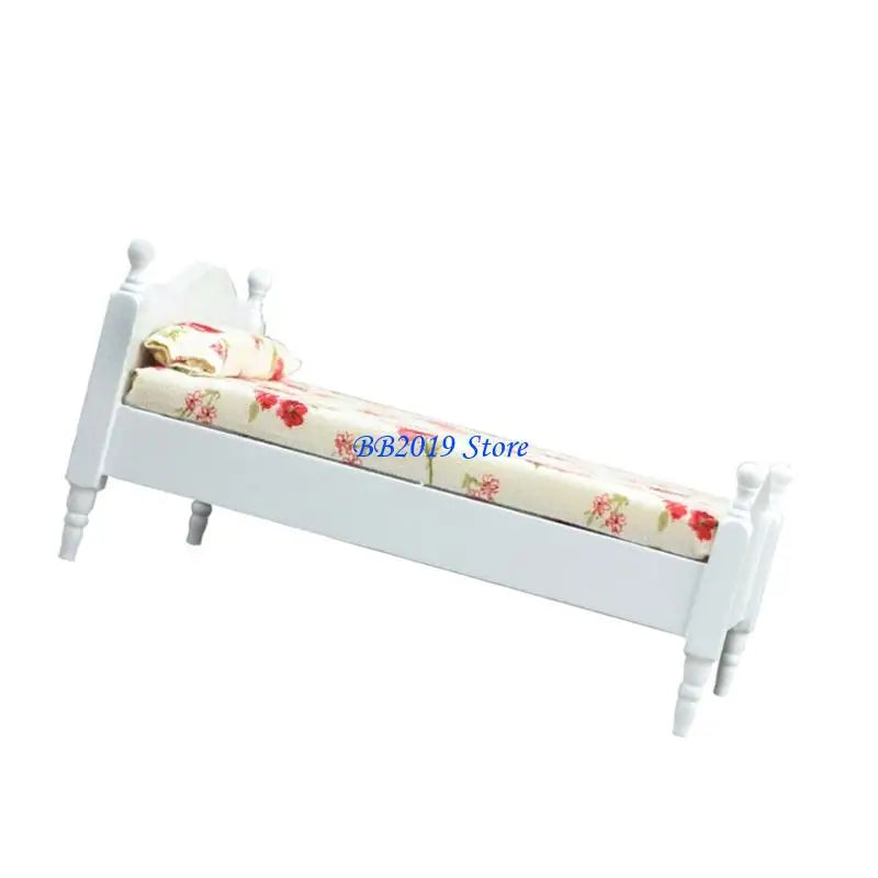 lit miniature maison poupée marron blanc rouge motifs floraux linge lit tête lit décorative