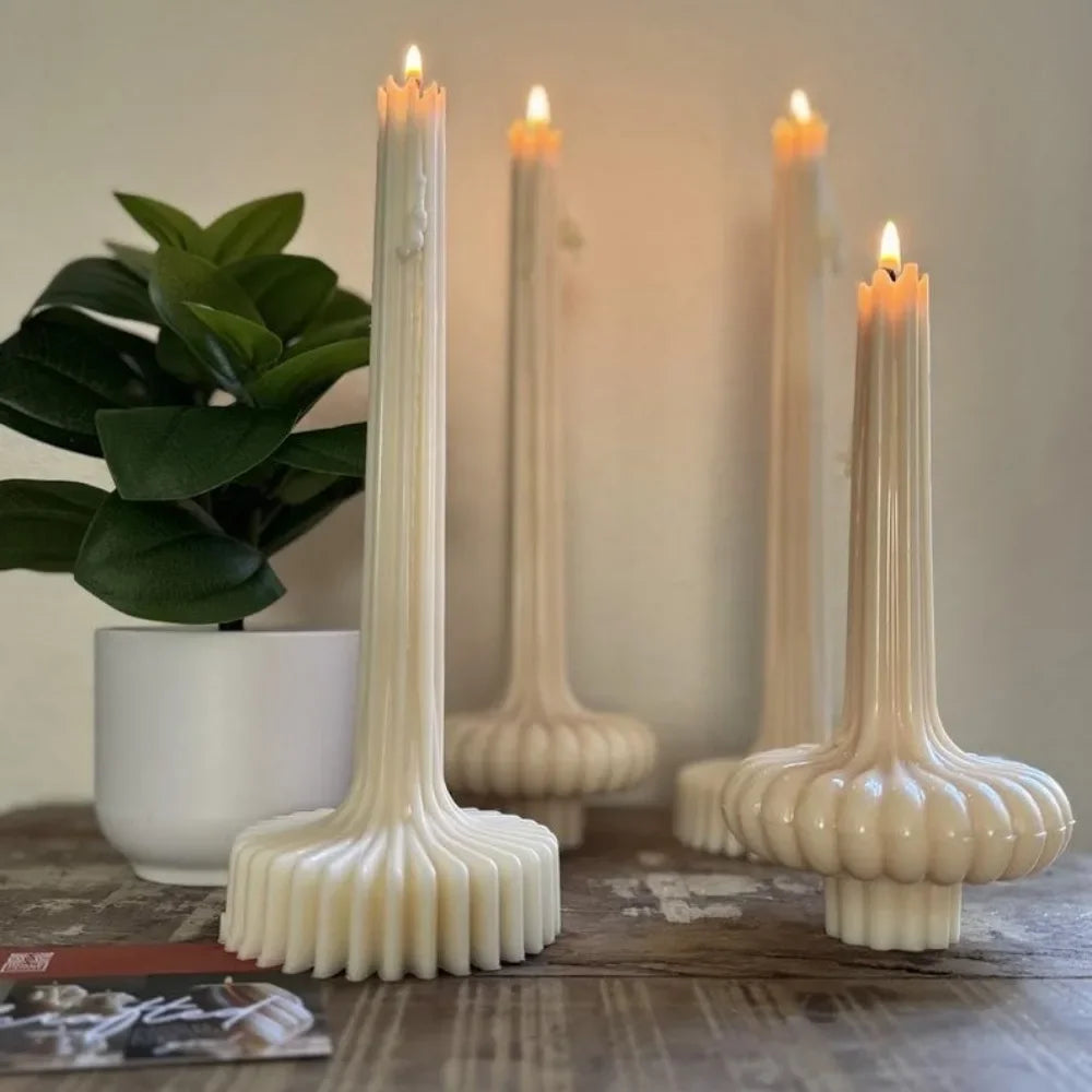 bougies artistiques moderne élégantes acrylique base sculptée blanc crème rayures verticales hand made decoration
