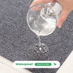 tapis adhésif gris texture tissée antidérapant moderne intérieur maison cuisine salle bain