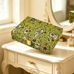 boîte bijoux classique vintage compartiments fleurs velours intérieur vert beige rouge