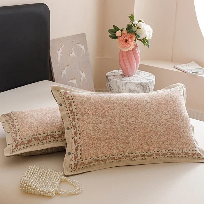 taies d'oreiller jacquard coton motif floral blanc rouge vert gris traditionnel lit maison