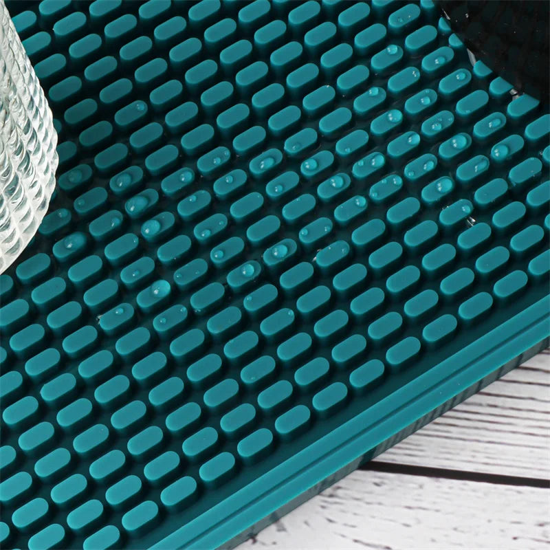 tapis bar moderne silicone bleu gris noir blanc texture points 15.5cm 31cm résistant déversement