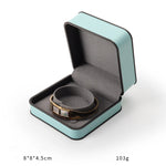 boîtes bijoux cuir beige turquoise intérieur noir moderne emballage présentation anneaux haute qualité