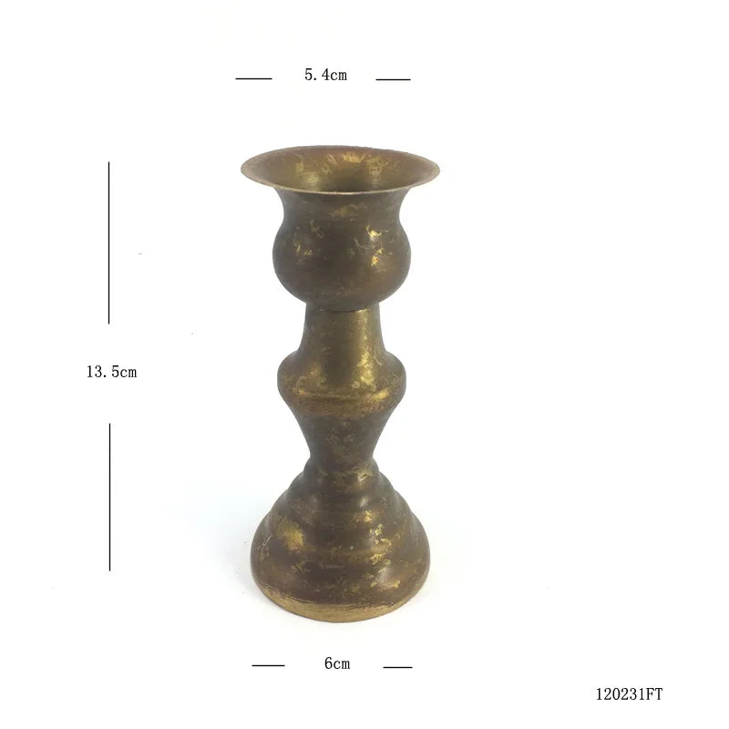 bougeoirs classiques bronze finement sculptés décoration maison vintage élégants fixations