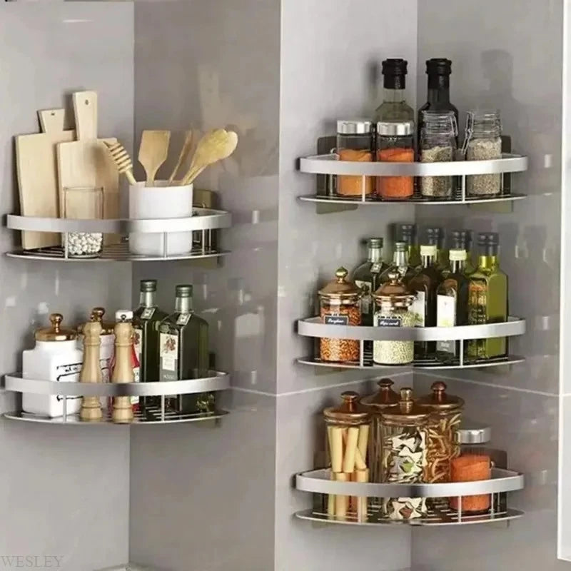 organisateur rangement étagère d'angle murale acier inoxydable perforations modernes couteaux cuillères bouteilles pots carreaux