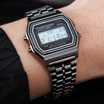 montre numérique rectangulaire affichage lcd rétro résistante chocs alarme date auto semaine noir rose