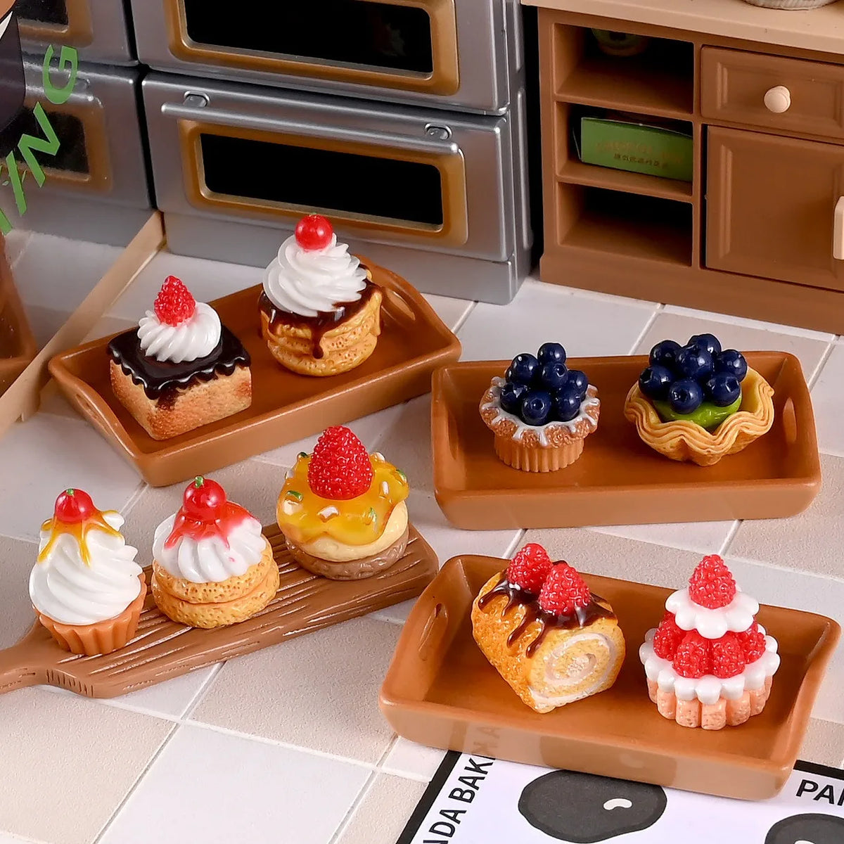 miniatures desserts variés transparents blanc rouge noir vert bleu marron réaliste decoration cuisine diy