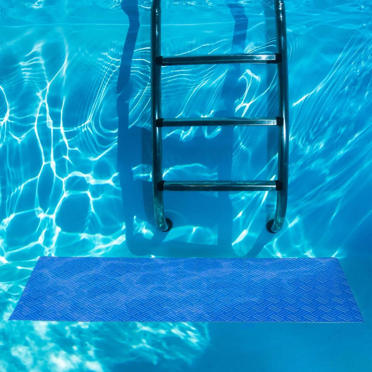 tapis antidérapant piscine protection escalier extérieur été bleu moderne minimaliste pvc opaque texturé losange