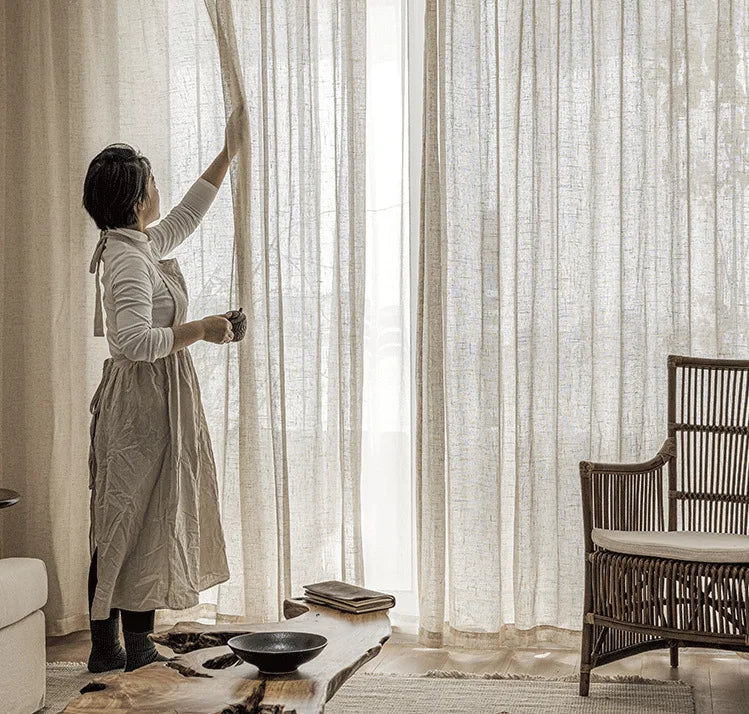 rideau beige clair texture lin naturel semi transparent moderne rustique fenêtre