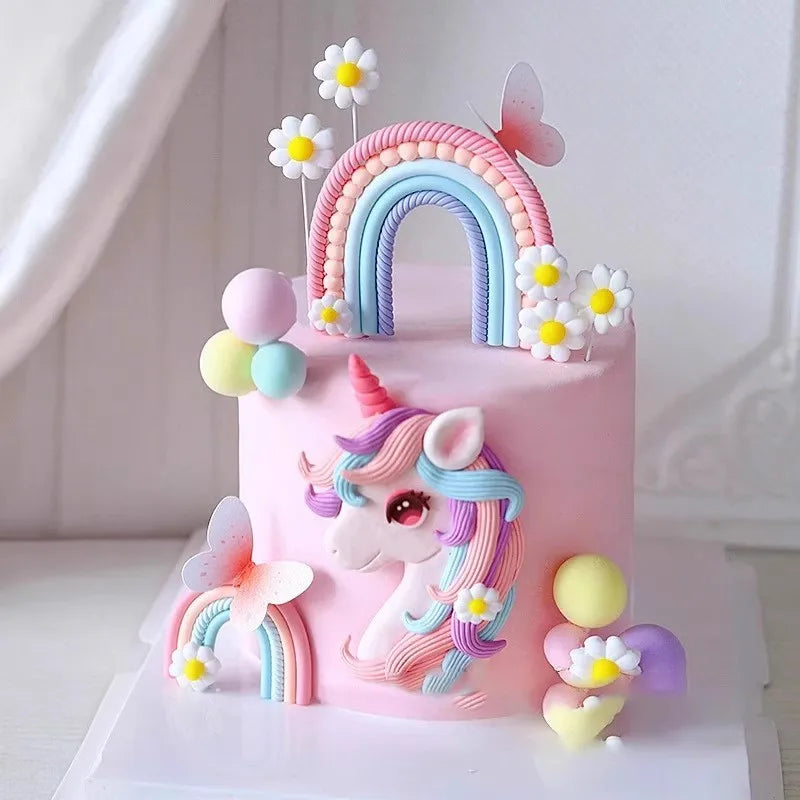 décorations gâteau anniversaire licorne arc ciel papillon fleur rose blanche enfantines cérémonie festives