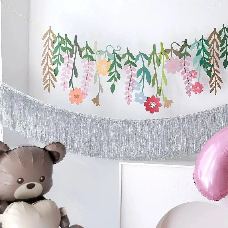 guirlande fleurs suspendues vert rose jaune bleu blanc décorative anniversaire salle classe festive