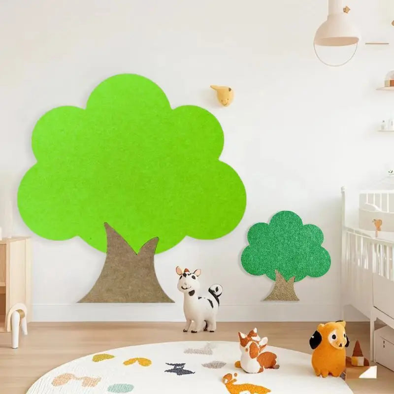 panneau mural arbre feutre vert rouge jaune rose orange décoration enfantine chambre classe