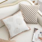 coussins decoratifs blanc beige marron clair floral classique motifs floraux