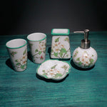 ensemble produits salle bain céramique blanc floral tasses porte savon distributeur savon porte brosse
