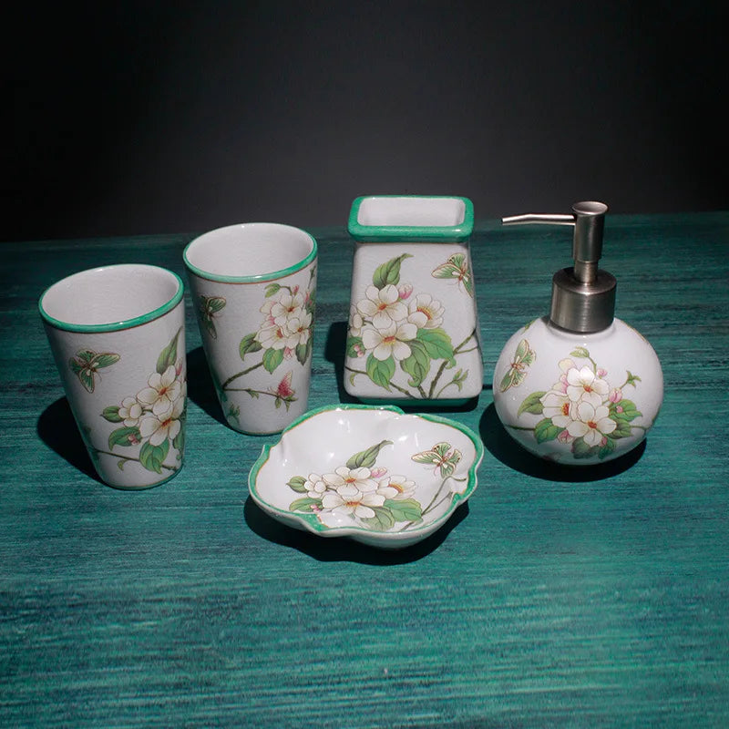 ensemble produits salle bain céramique blanc floral tasses porte savon distributeur savon porte brosse
