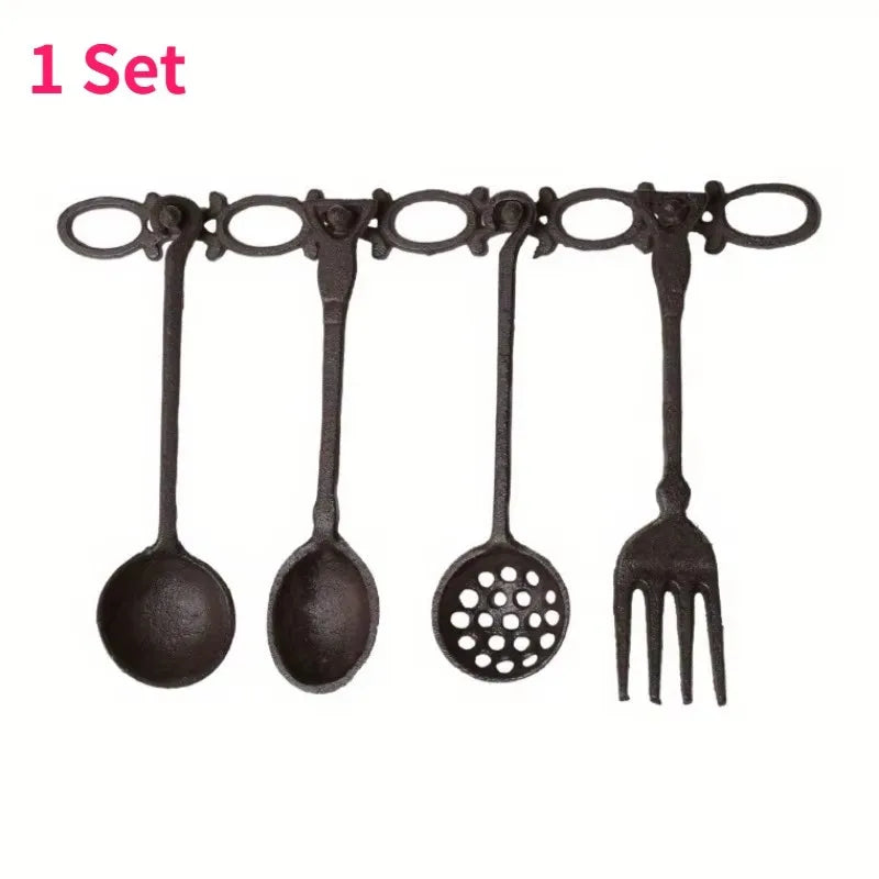 couteaux vintage ensemble noir fourchettes cuillers spatule travaillés métal fixations rustiques murales