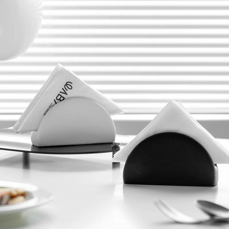 porte serviettes moderne métal blanc noir texture granuleuse décoration table minimaliste