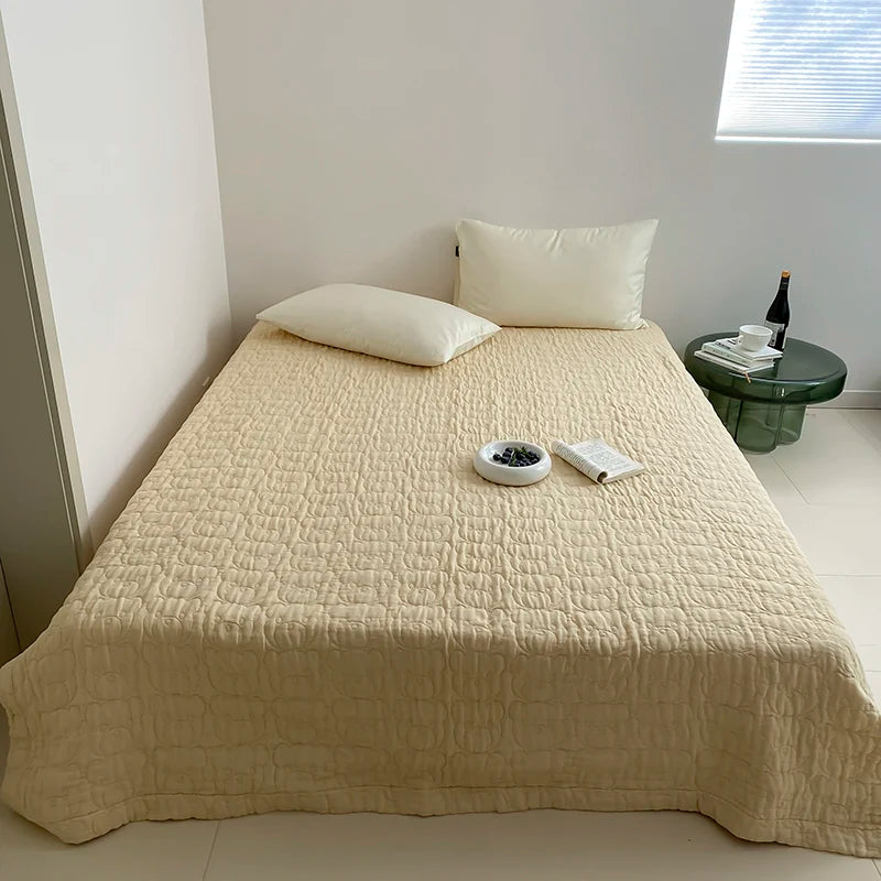 couverture d'été coton gris clair motif géométrique moderne matelassée lit double chambre