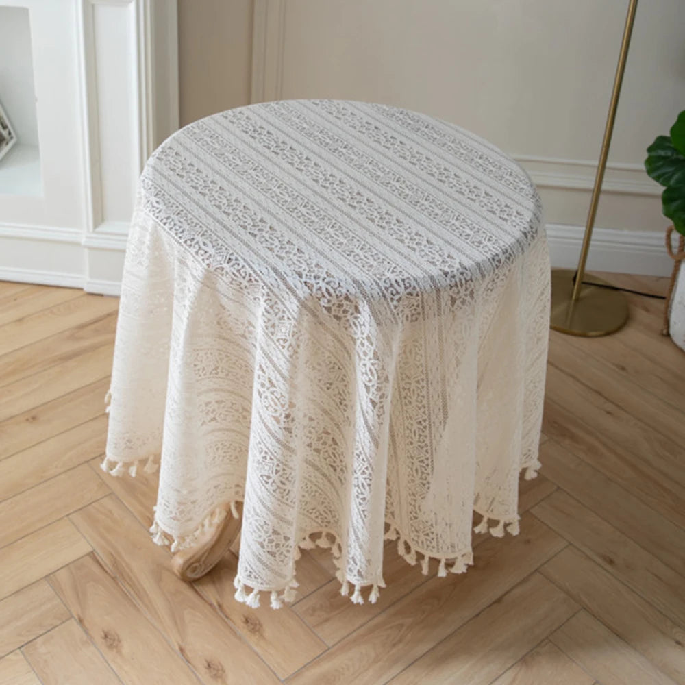 nappe table dentelle fine boho chic motifs floraux beige clair extérieur mariage printemps été